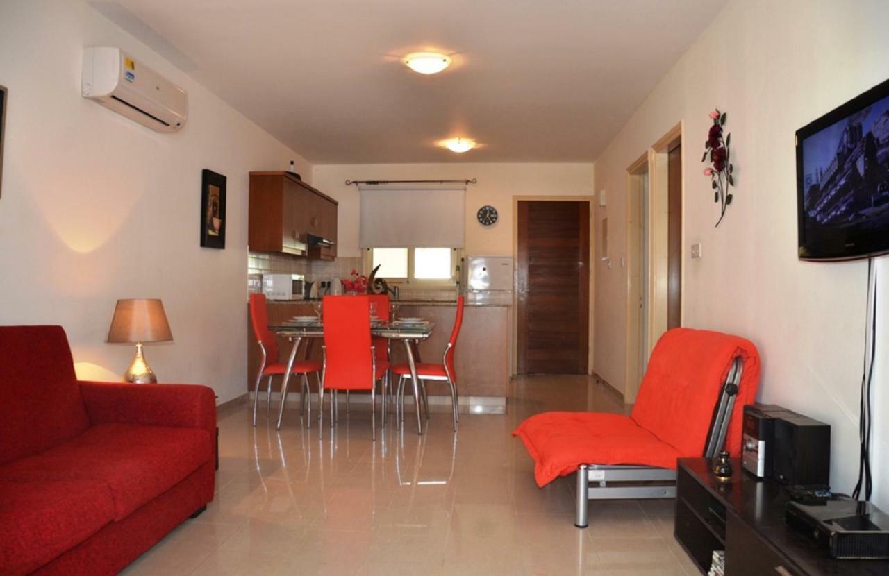 Ground Floor One Bedroom Apartment B2, 3 Pools, Free Wifi Пейя Экстерьер фото